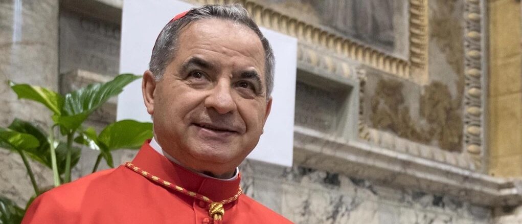 Kardinal Becciu verlangt Schadenersatz dafür, daß er um die Chance gebracht wurde, ein "Papabile" zu sein.