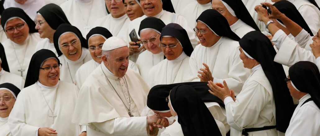Papst Franziskus hat die Errichtung von neuen Ordensgemeinschaften in seinen Händen zentralisiert.