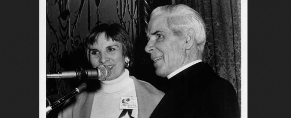 Nellie Gray, die Gründerin der Initiative Marsch für das Leben, zusammen mit Erzbischof Fulton Sheen vor dem March for Life 1977.