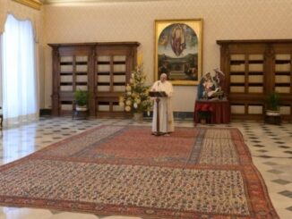 Virtuelle Neujahrsbotschaft von Papst Franhzisksu aus dem Apostolischen Palast.