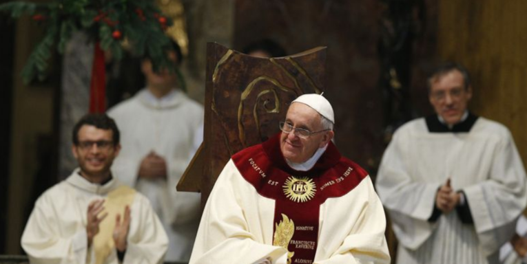 Papst Franziskus 2014 in der Kirche Il Gesù in Rom, der Mutterkirche des Jesuitenordens.