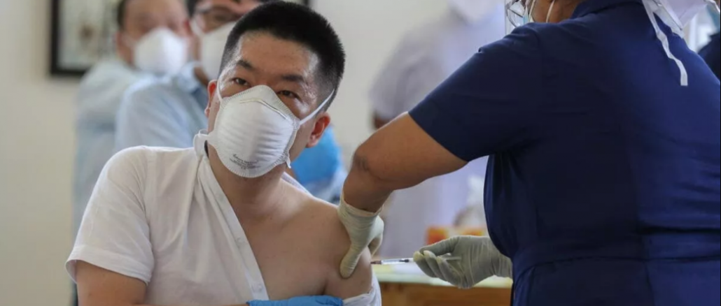 Der passive Widerstand der Chinesen gegen die Corona-Impfung. Was nicht bedrohlich ist, vor dem muß man sich nicht schützen.