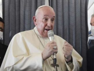 Papst Franziskus bei der "Fliegenden Pressekonferenz" am 6. Dezember.