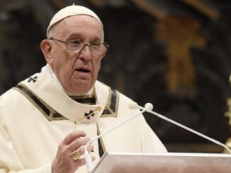 Papst Franziskus erteilte in seiner Predigt zu Epiphanie eine Ohrfeige und kritisierte jene, die sein Motu proprio Traditionis custodes kritisieren – so der Reuters-Korrespondent Philip Pullella.