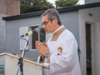 Pfarrer Mario Héctor Muñoz in der Diözese Villa Maria wurde seines Amtes enthoben, weil er an der Zelebration im überlieferten Ritus festhalten wollte.