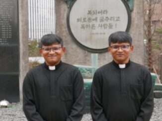 In Korea wirken bis auf wenige Ausnahmen nur einheimische Priester. Zu den Ausnahmen gehören Zwillinge aus Indien, die als Franziskanermissionare im Land leben.