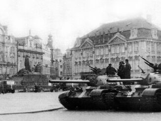 Sowjetische Panzer auf dem Prager Wenzelsplatz.
