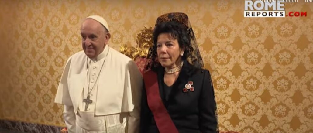 Papst Franziskus mit Spaniens neuer Botschafterin beim Heiligen Stuhl, die gestern ihr Beglaubigungsschreiben überreichte.