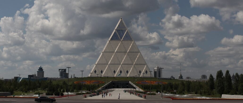 Die Pyramide von Nur-Sultan (Astana), in der im September das Treffen "der Weltführer und Religionsführer" unter Anwesenheit von Papst Franziskus stattfinden soll.