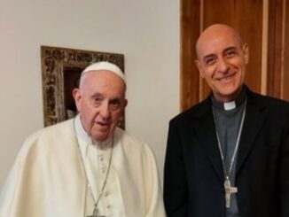 Papst Franziskus am 14. Mai mit seinem Protegé und Ghostwriter Erzbischof Victor Manuel Fernández, Erzbischof von La Plata
