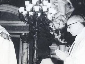 Jesuitengeneral Pedro Arrupe mit P. Jorge Mario Bergoglio, dem heutigen Papst Franziskus