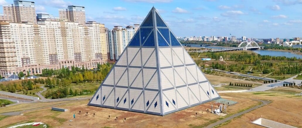 Nun ist es fix: Papst Franziskus wird im September die Pyramide von Nur-Sultan besuchen, um am Welttreffen der Welt- und Religionsführer teilzunehmen.
