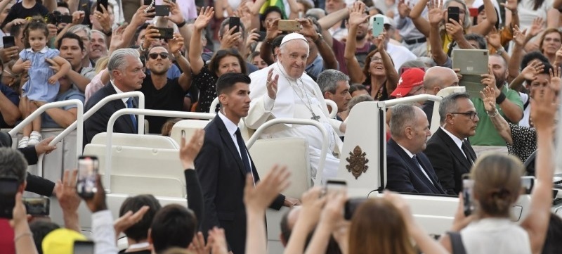 Am Samstag war Papst Franziskus beim Weltfamilientreffen in Rom mit dem Papamobil unterwegs.