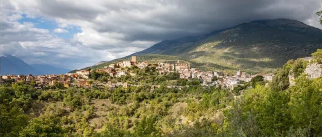 Entlegene Dörfer gibt es viele auf dem Apennin. Von der Glaubenskongregation dorthin wurde nun Msgr. Visioli versetzt.