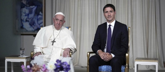 Papst Franziskus bei seinem Kanada-Besuch mit Premierminister Justin Trudeau, einem wenig kirchenfreundlichen Katholiken.