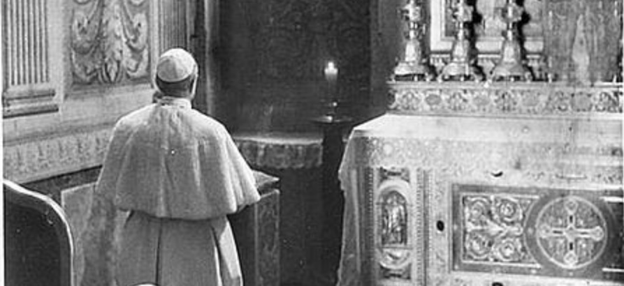 "Die Zeiten sind böse, weil die Menschen böse sind", mit diesen Worten aus der anthropologischen Weisheit und heilsgeschichtlichen Wahrheit ermahnte Pius XII. 1946 den Jesuitenorden, sein Missionswerk mit Nüchternheit und in strenger Treue zur Ordensregel und der Glaubenslehre zu verstärken.