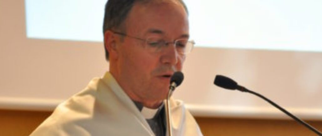 Der spanische Theologe Santiago del Cura Elena ist am Fest Mariä Himmelfahrt verstorben. Er war Mitglied der Päpstlichen Kommission zum Studium des Frauendiakonats.