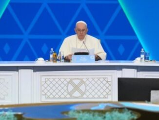 Papst Franziskus bei der Abschlußerklärung in Nur-Sultan (15. September 2022).