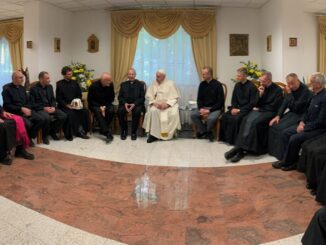 Papst Franziskus trifft sich bei jeder Auslandsreise mit der örtlichen Jesuitengemeinschaft. Gibt das Kirchenoberhaupt bei diesen Gelegenheit am ehesten zu erkennen, was es wirklich denkt?