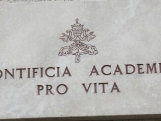 Die Päpstliche Akademie für das Leben verteidigt die Ernennung der Ökonomin Mariana Mazzucato durch Papst Franziskus, kann damit aber nicht überzeugen.