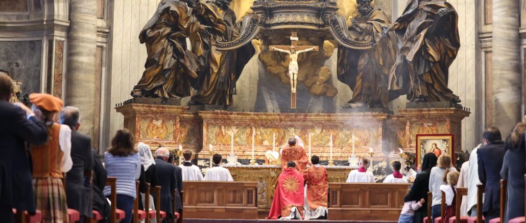 Elfte Wallfahrt der Tradition nach Rom. Als Höhepunkt und Abschluß wird die Heilige Messe im überlieferten Ritus am Cathedraaltar des Petersdoms zelebriert.