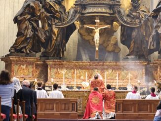 Elfte Wallfahrt der Tradition nach Rom. Als Höhepunkt und Abschluß wird die Heilige Messe im überlieferten Ritus am Cathedraaltar des Petersdoms zelebriert.
