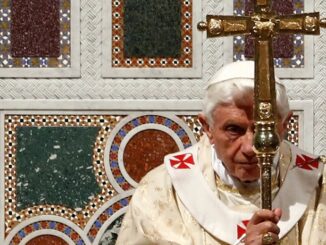 Benedikt XVI., der von 2005 bis 2013 die heilige Kirche regierte, ist am heutigen Vormittag im Kloster Mater Ecclesiae entschlafen.