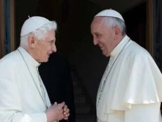 Es kann nur einen geben. Wer ist der Papst der heiligen Kirche? Benedikt XVI. oder Franziskus?
