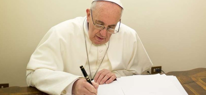 Papst Franziskus erließ heute ein Motu proprio, mit dem die Aufsicht über Stiftungen und Fonds im Vatikan neu geregelt wird.