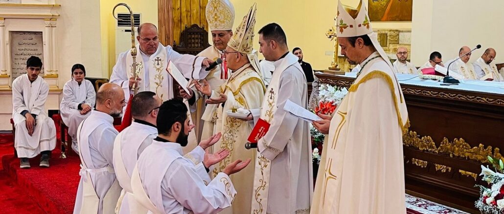 Gestern wurden in Bagdad drei neue Priester für die mit Rom unierte chaldäische Kirche geweiht.