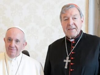 Kardinal George Pell mit Papst Franziskus, an dessen Pontifikat er vernichtende Kritik übte; vor allem aber schaute er auf das nächste Konklave.