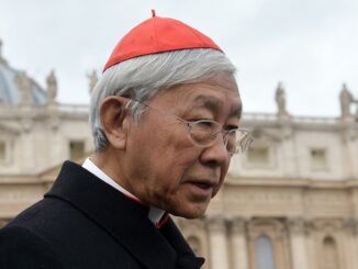 Kardinal Joseph Zen erhält vom kommunistischen Regime für fünf Tage seinen Reisepaß zurück, um an der Beisetzung von Benedikt XVI. in Rom teilnehmen zu können.