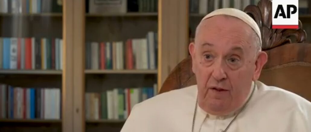 Papst Franziskus gab Nicole Winfield von AP ein ausführliches Interview zu aktuellen Themen.