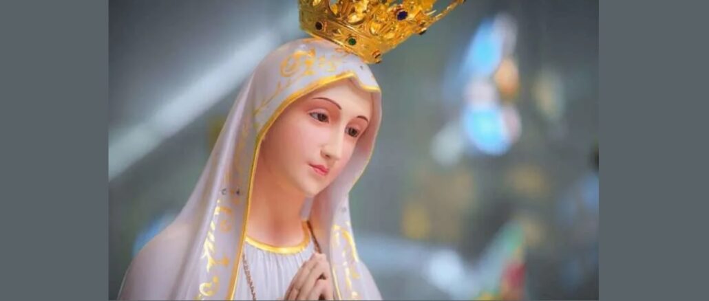 Der Bogen, der von der Erschaffung des Menschen über den Tag der Verkündigung an Maria bis zu ihrem Erscheinen in Fatima reicht.
