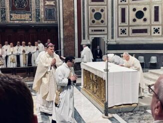 Anglikaner, ein Bischof und 50 Geistliche, feierten am vergangenen 18. April in der Lateranbasilika einen Gottesdienst. Und niemandem will diese schwerwiegende Verletzung des Kirchenrechts und der Sakralität der Patriarchalbasilika aufgefallen sein.