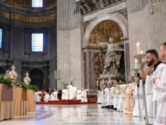Bei der heutigen Chrisam-Messe im Petersdom stand Papst Franziskus der Zelebration vor, ohne zu zelebrieren.