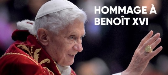 Kardinal Robert Sarah veröffentlichte am 12. April eine Hommage an den vor kurzem verstorbenen Benedikt XVI.