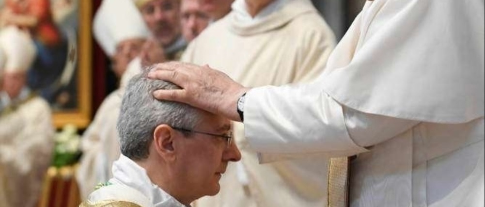 Bischofsweihe von Diego Ravelli durch Papst Franziskus