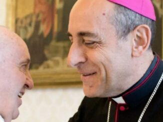 Erzbischof Victor Manuel Fernández gilt nicht als theologisches Schwergewicht. Vielmehr verweisen Kritiker, daß sich in den Schriften des neuen Glaubenspräfekten "das Schlimmste" finde.