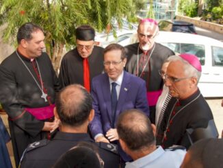 Israels Staatspräsident Isaac Herzog besuchte am 8. August das Karmelitenkloster auf dem Berg Karmel, um seine Solidarität mit der christlichen Gemeinschaft zum Ausdruck zu bringen