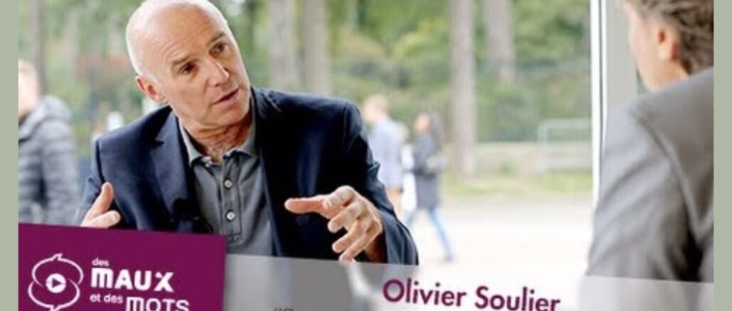Der französische Alternativmediziner und Corona-Kritiker Olivier Soulier starb Ende Juni bei einer schamanischen Zeremonie auf der Grundlage von halluzinogenen Pilzen.