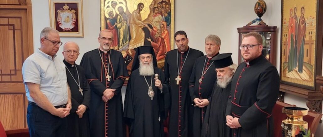 Patriarch Pizzaballa, der Lateinische Patriarch von Jerusalem, mit den Oberhäuptern anderer Kirchen, vor allem unierter, im Heiligen Land.