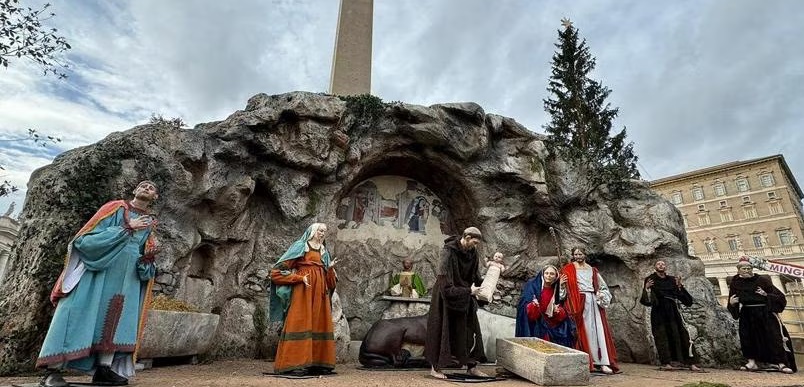 Die diesjährige Weihnachtskrippe auf dem Petersplatz ist deren Erfindung durch den heiligen Franz von Assisi vor 800 Jahren gewidmet