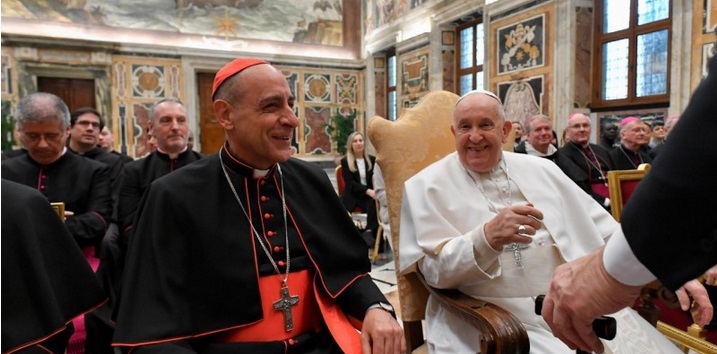 Tucho Fernández mit Papst Franziskus am 26. Januar 2024 in der Audienz für die Vollversammlung des Glaubensdikasteriums