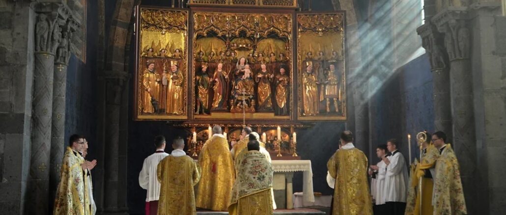 Die Rückkehr der traditionellen lateinischen Messe nach 70 Jahren des Exils