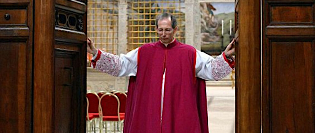 2013 wurden vom päpstlichen Zeremonienmeister die Türen zum Konlave geschlossen. Wer wird aus dem nächsten Konklave als Papst hervorgehen? Einige Gedanken.