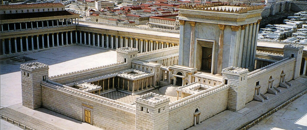 Die tiefe Bedeutung der Geste des Hohenpriesters Kaiphas, sein Gewand zu zerreißen, und der Zusammenhang mit dem Zerreißen des Vorhangs zum Allerheiligsten des Tempels in Jerusalem
