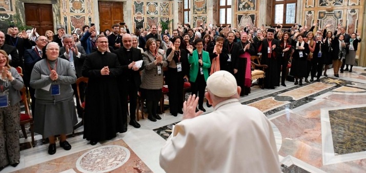 Papst Franziskus empfing gestern früh Teilnehmer des Internationalen Interuniversitären Frauenkongresses in Audienz und hielt dabei die Eröffnungsrede