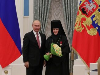 Wladimir Putin 2018 mit der Äbtissin des Moskauer Fürbittklosters