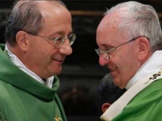 Erzbischof Bruno Forte, ein Vertrauter von Papst Franziskus, setzt in seiner Erzdiözese seit vier Jahren ein Verbot der Mundkommunion durch
